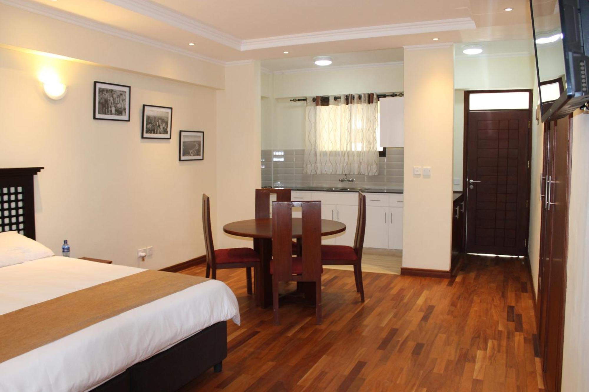 Cranes Suites 키탈레 외부 사진